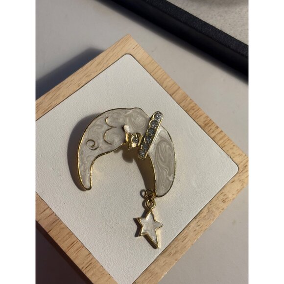Moon Shaped Gold & White Brooch With Star Charm & Rhinestone Accent - Picture 5 of 6